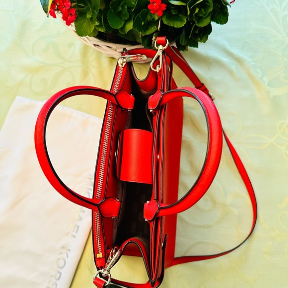 NWOT MICHAEL KORS Medium Karla East West Satchel - Picture 5 of 8